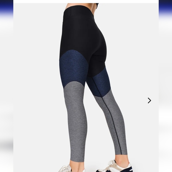 Outdoor Voices Springs 7/8 Legging, size Medium, Black/Navy/Graphite - Picture 4 of 4